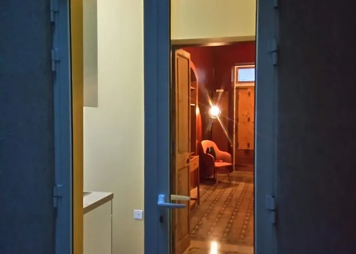 Squadron Base ゲストハウス 3*