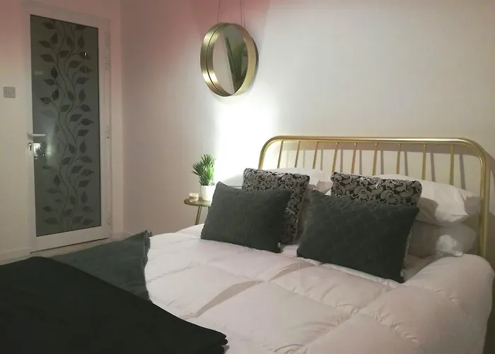 ゲストハウス Squadron Base