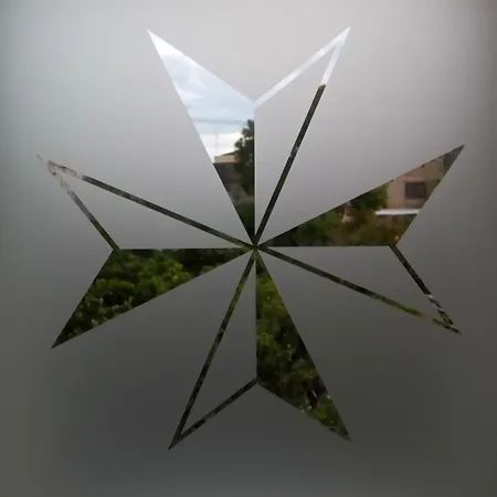 بيت ضيافة Squadron Base لوكا