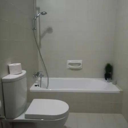 بيت ضيافة Squadron Base