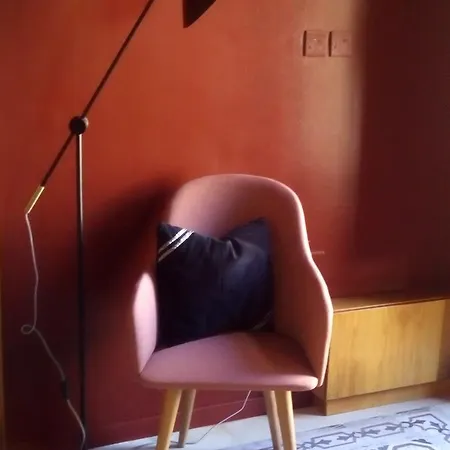 بيت ضيافة Squadron Base